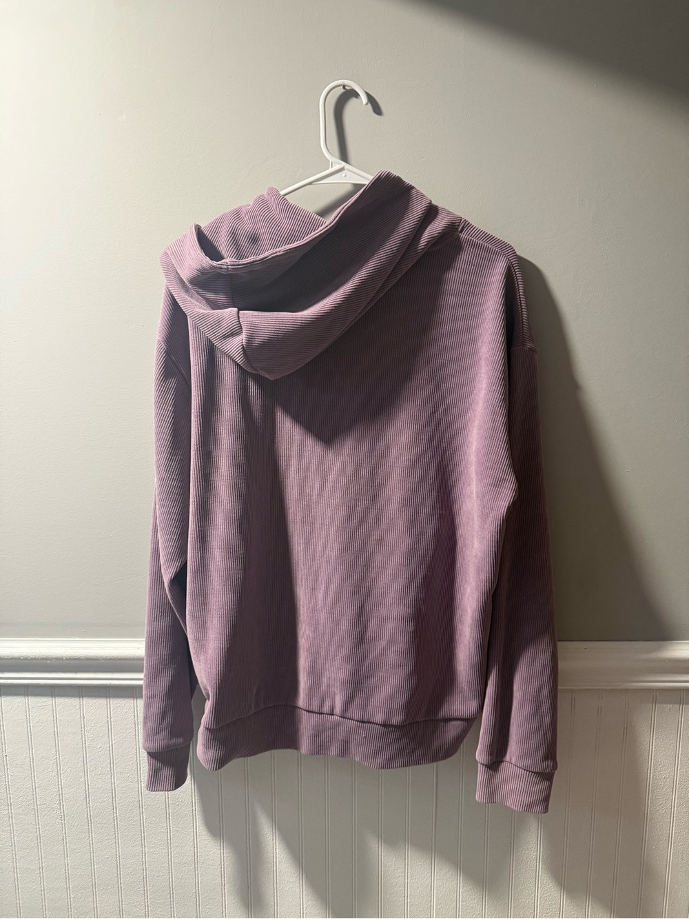 Negative Space Ribbed Pullover Medium - Picture 4 of 4